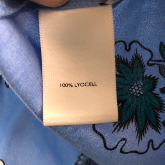 Ann Taylor Light Blue Floral Blouse. Size MP - Picture 6 of 6